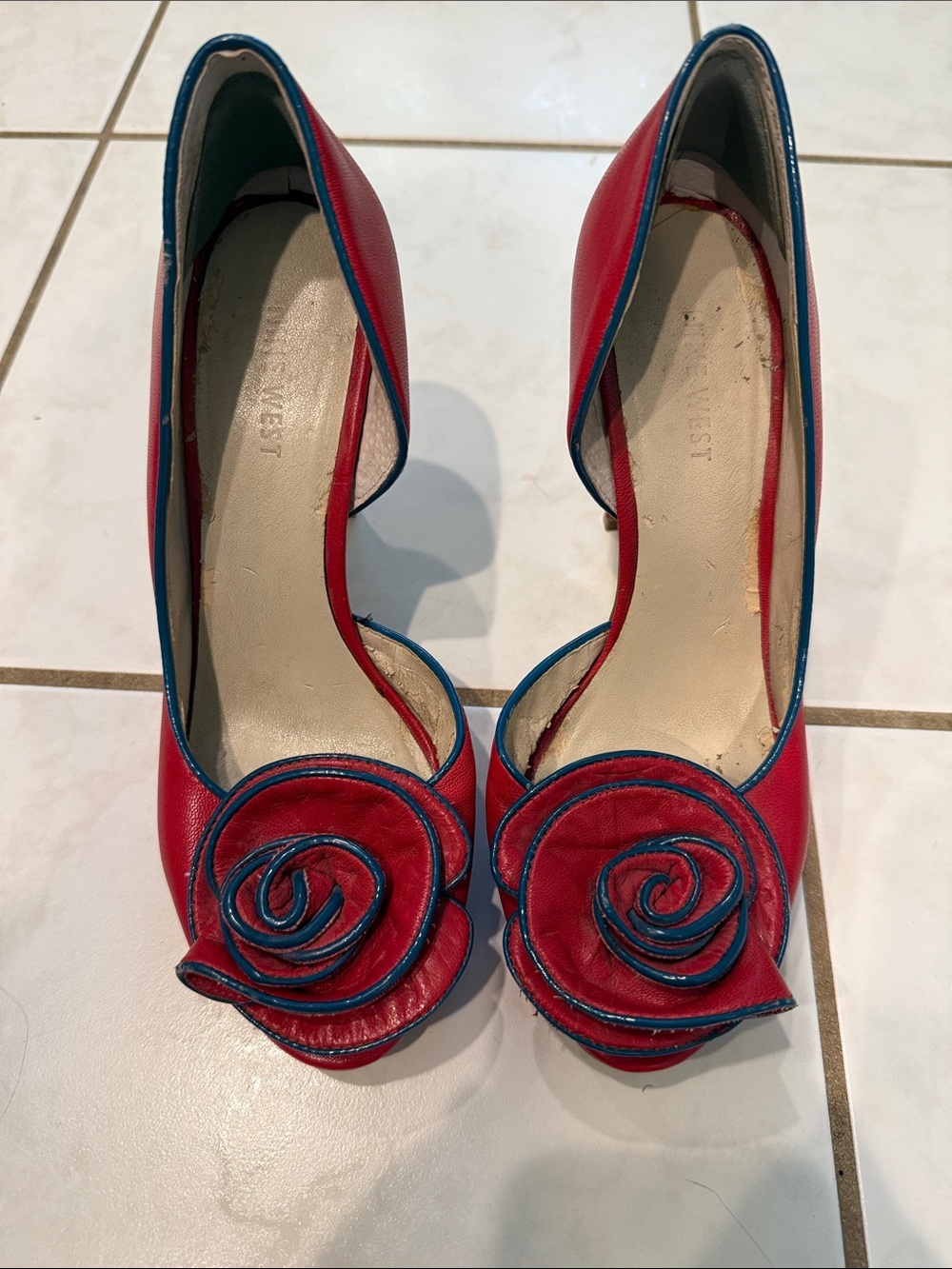 Nine West Red and Blue Rose Accent Women’s Pumps